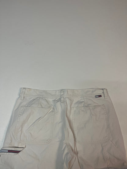 Entdecke unsere Vintage Track Pants von Nike und anderen Marken, erhältlich bei Valuxery.de - Dein Shop für trendige Vintage - Kleidung. Unsere Track Pants sind aus hochwertigen Materialien und