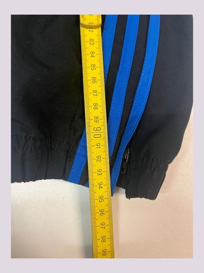 Entdecke unsere Vintage Track Pants von Nike und anderen Marken, erhältlich bei Valuxery.de - Dein Shop für trendige Vintage - Kleidung. Unsere Track Pants sind aus hochwertigen Materialien und