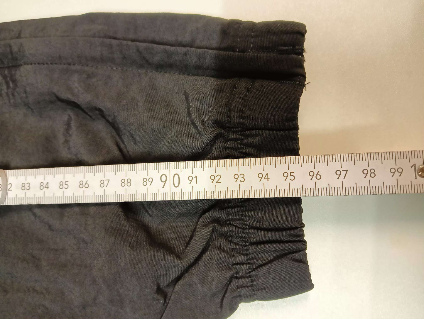 Entdecke unsere Vintage Track Pants von Nike und anderen Marken, erhältlich bei Valuxery.de - Dein Shop für trendige Vintage - Kleidung. Unsere Track Pants sind aus hochwertigen Materialien und