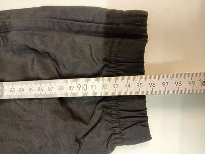 Entdecke unsere Vintage Track Pants von Nike und anderen Marken, erhältlich bei Valuxery.de - Dein Shop für trendige Vintage - Kleidung. Unsere Track Pants sind aus hochwertigen Materialien und