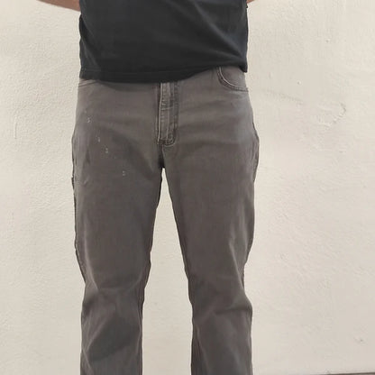 Entdecke unsere Vintage Track Pants von Nike und anderen Marken, erhältlich bei Valuxery.de - Dein Shop für trendige Vintage - Kleidung. Unsere Track Pants sind aus hochwertigen Materialien und