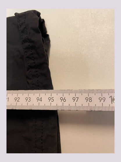 Entdecke unsere Vintage Track Pants von Nike und anderen Marken, erhältlich bei Valuxery.de - Dein Shop für trendige Vintage - Kleidung. Unsere Track Pants sind aus hochwertigen Materialien und