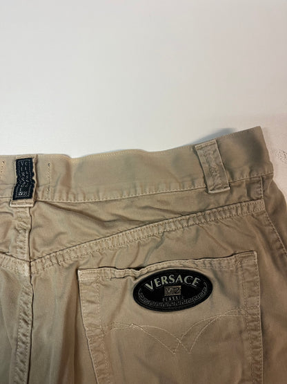 Entdecke unsere Vintage Track Pants von Nike und anderen Marken, erhältlich bei Valuxery.de - Dein Shop für trendige Vintage - Kleidung. Unsere Track Pants sind aus hochwertigen Materialien und