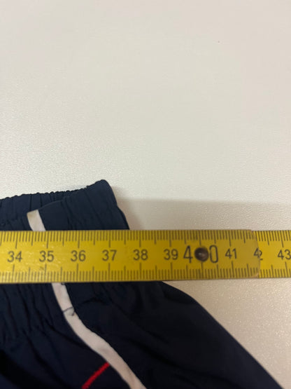 Entdecke unsere Vintage Track Pants von Nike und anderen Marken, erhältlich bei Valuxery.de - Dein Shop für trendige Vintage - Kleidung. Unsere Track Pants sind aus hochwertigen Materialien und