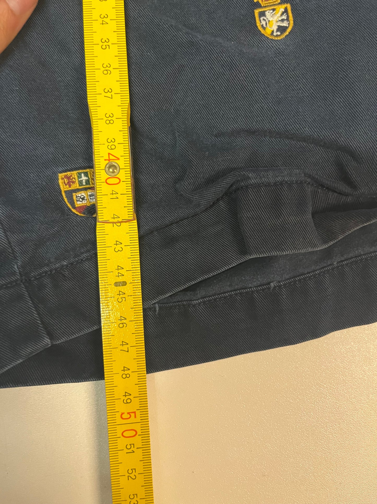 Entdecke unsere Vintage Track Pants von Nike und anderen Marken, erhältlich bei Valuxery.de - Dein Shop für trendige Vintage - Kleidung. Unsere Track Pants sind aus hochwertigen Materialien und