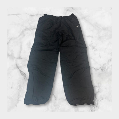 Entdecke unsere Vintage Track Pants von Nike und anderen Marken, erhältlich bei Valuxery.de - Dein Shop für trendige Vintage - Kleidung. Unsere Track Pants sind aus hochwertigen Materialien und