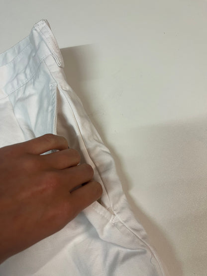 Entdecke unsere Vintage Track Pants von Nike und anderen Marken, erhältlich bei Valuxery.de - Dein Shop für trendige Vintage - Kleidung. Unsere Track Pants sind aus hochwertigen Materialien und