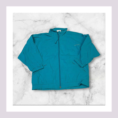 Entdecke unsere Vintage Track Pants von Nike und anderen Marken, erhältlich bei Valuxery.de - Dein Shop für trendige Vintage - Kleidung. Unsere Track Pants sind aus hochwertigen Materialien und