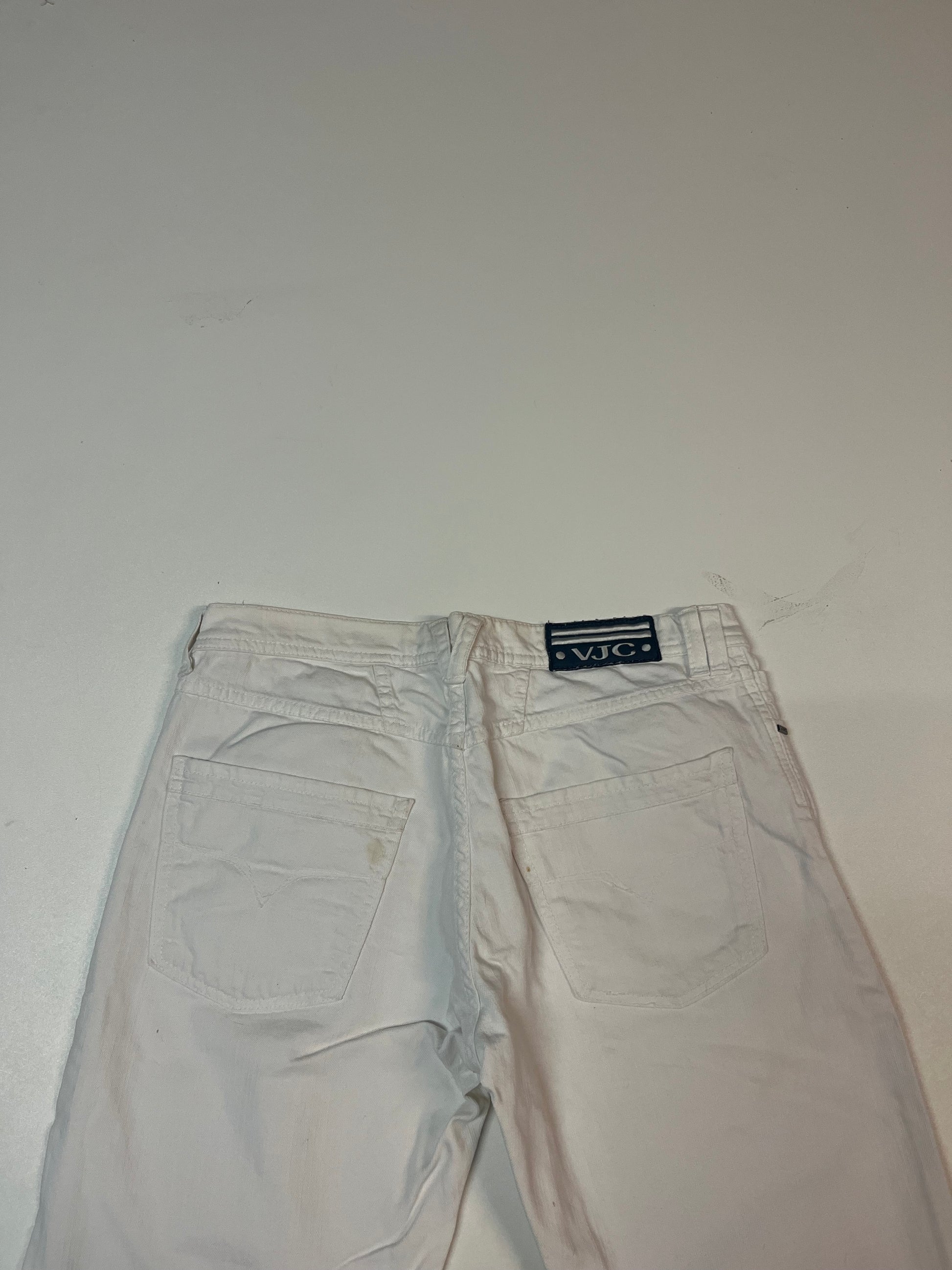 Entdecke unsere Vintage Track Pants von Nike und anderen Marken, erhältlich bei Valuxery.de - Dein Shop für trendige Vintage - Kleidung. Unsere Track Pants sind aus hochwertigen Materialien und