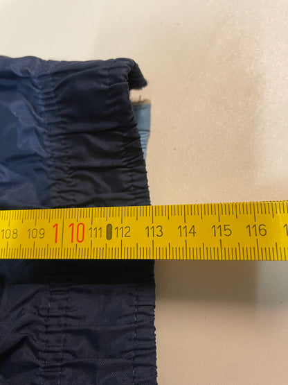 Entdecke unsere Vintage Track Pants von Nike und anderen Marken, erhältlich bei Valuxery.de - Dein Shop für trendige Vintage - Kleidung. Unsere Track Pants sind aus hochwertigen Materialien und