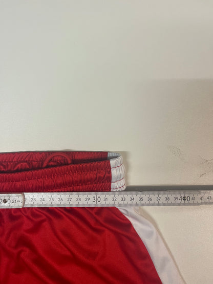 Entdecke unsere Vintage Track Pants von Nike und anderen Marken, erhältlich bei Valuxery.de - Dein Shop für trendige Vintage - Kleidung. Unsere Track Pants sind aus hochwertigen Materialien und