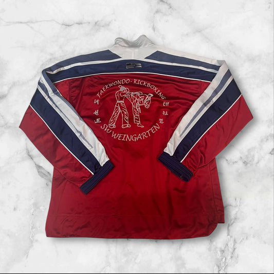 Entdecke unsere Vintage Track Pants von Nike und anderen Marken, erhältlich bei Valuxery.de - Dein Shop für trendige Vintage - Kleidung. Unsere Track Pants sind aus hochwertigen Materialien und