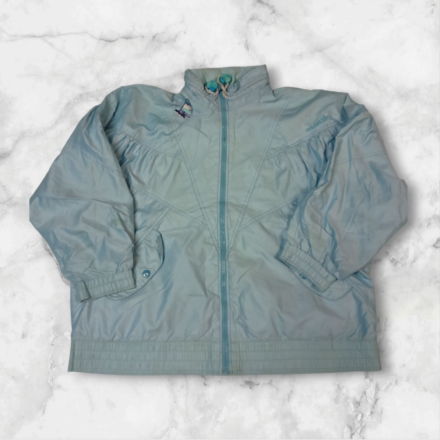 Entdecke unsere Vintage Track Pants von Nike und anderen Marken, erhältlich bei Valuxery.de - Dein Shop für trendige Vintage - Kleidung. Unsere Track Pants sind aus hochwertigen Materialien und