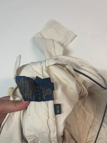 Entdecke unsere Vintage Track Pants von Nike und anderen Marken, erhältlich bei Valuxery.de - Dein Shop für trendige Vintage - Kleidung. Unsere Track Pants sind aus hochwertigen Materialien und