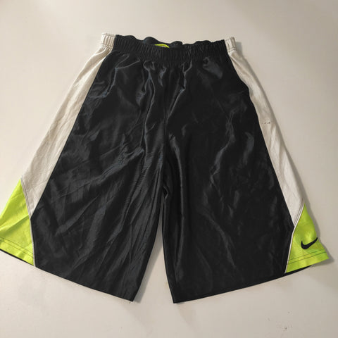 Entdecke unsere Vintage Track Pants von Nike und anderen Marken, erhältlich bei Valuxery.de - Dein Shop für trendige Vintage-Kleidung. Unsere Track Pants sind aus hochwertigen Materialien und