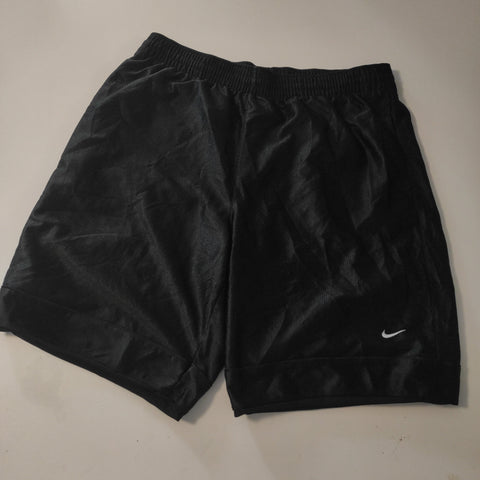 Entdecke unsere Vintage Track Pants von Nike und anderen Marken, erhältlich bei Valuxery.de - Dein Shop für trendige Vintage-Kleidung. Unsere Track Pants sind aus hochwertigen Materialien und